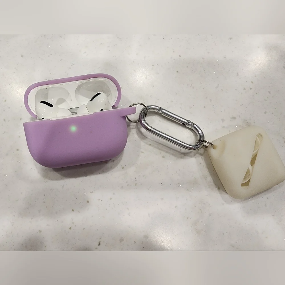 Apple Airpods Pro NWOB White New Noise Cancelling Earbuds Bluetooth